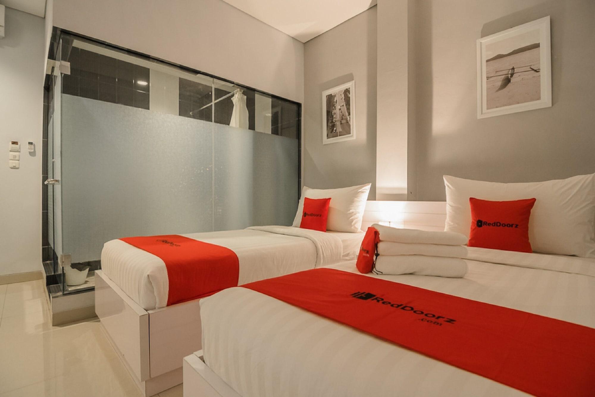 เรดดอร์ซ พลัส เนียร์ ซูการ์โนฮัตตาแอร์พอร์ต 2 Hotel ทังเกอรัง ภายนอก รูปภาพ