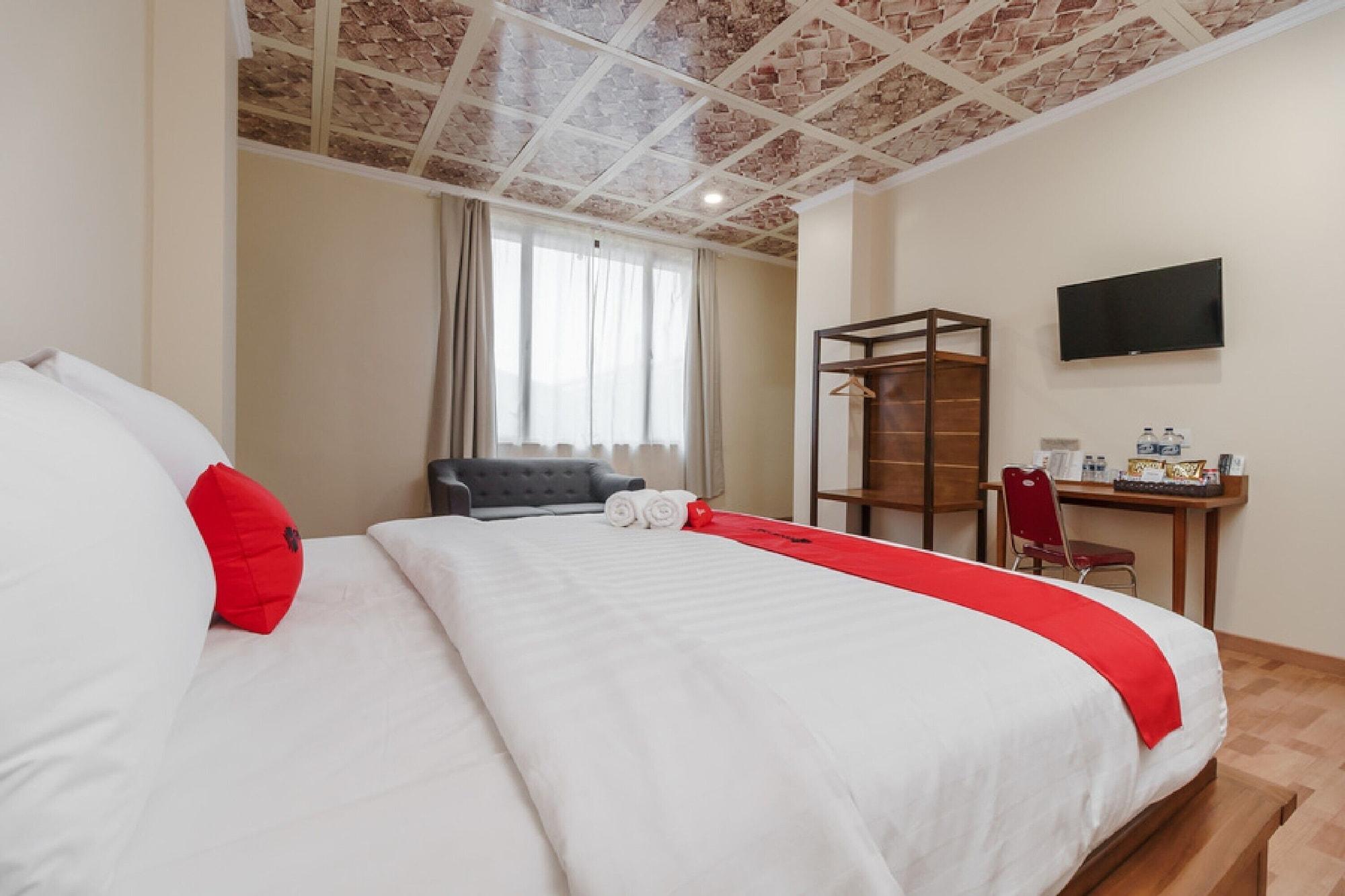 เรดดอร์ซ พลัส เนียร์ ซูการ์โนฮัตตาแอร์พอร์ต 2 Hotel ทังเกอรัง ภายนอก รูปภาพ