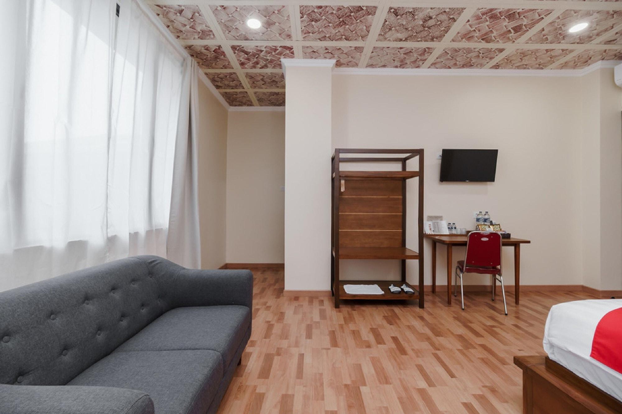 เรดดอร์ซ พลัส เนียร์ ซูการ์โนฮัตตาแอร์พอร์ต 2 Hotel ทังเกอรัง ภายนอก รูปภาพ