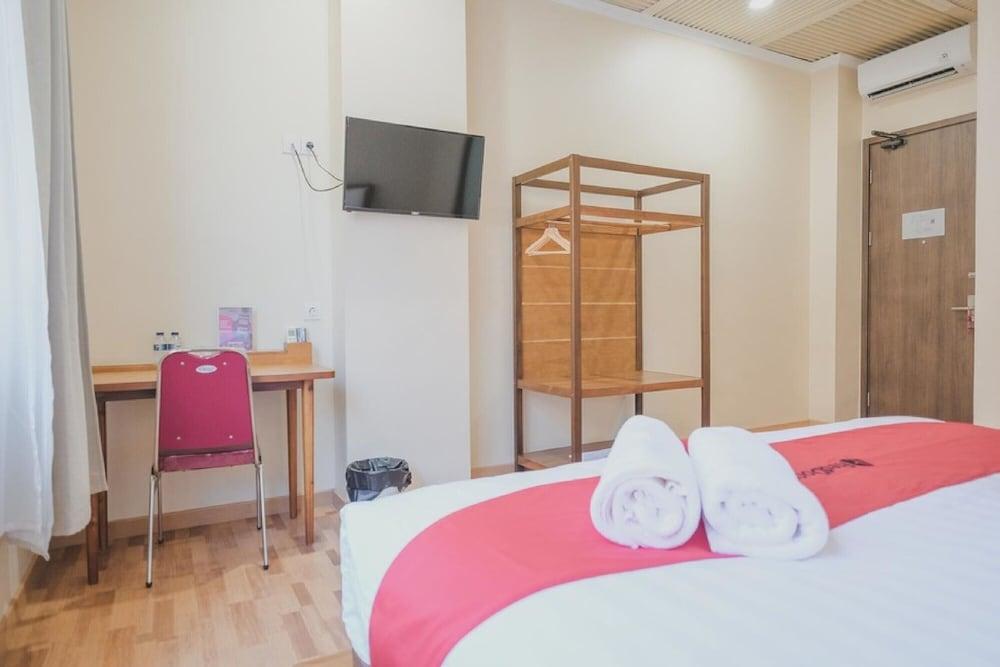 เรดดอร์ซ พลัส เนียร์ ซูการ์โนฮัตตาแอร์พอร์ต 2 Hotel ทังเกอรัง ภายนอก รูปภาพ