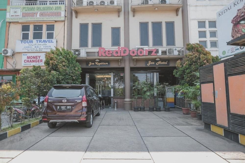 เรดดอร์ซ พลัส เนียร์ ซูการ์โนฮัตตาแอร์พอร์ต 2 Hotel ทังเกอรัง ภายนอก รูปภาพ