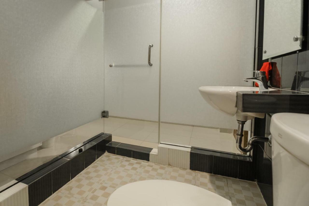 เรดดอร์ซ พลัส เนียร์ ซูการ์โนฮัตตาแอร์พอร์ต 2 Hotel ทังเกอรัง ภายนอก รูปภาพ