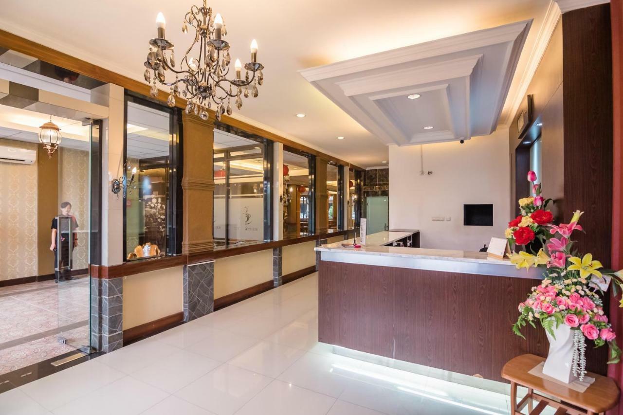 เรดดอร์ซ พลัส เนียร์ ซูการ์โนฮัตตาแอร์พอร์ต 2 Hotel ทังเกอรัง ภายนอก รูปภาพ