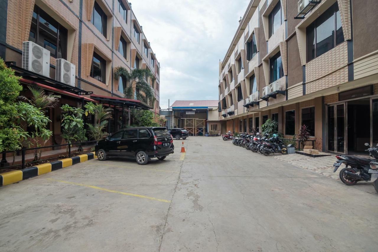 เรดดอร์ซ พลัส เนียร์ ซูการ์โนฮัตตาแอร์พอร์ต 2 Hotel ทังเกอรัง ภายนอก รูปภาพ