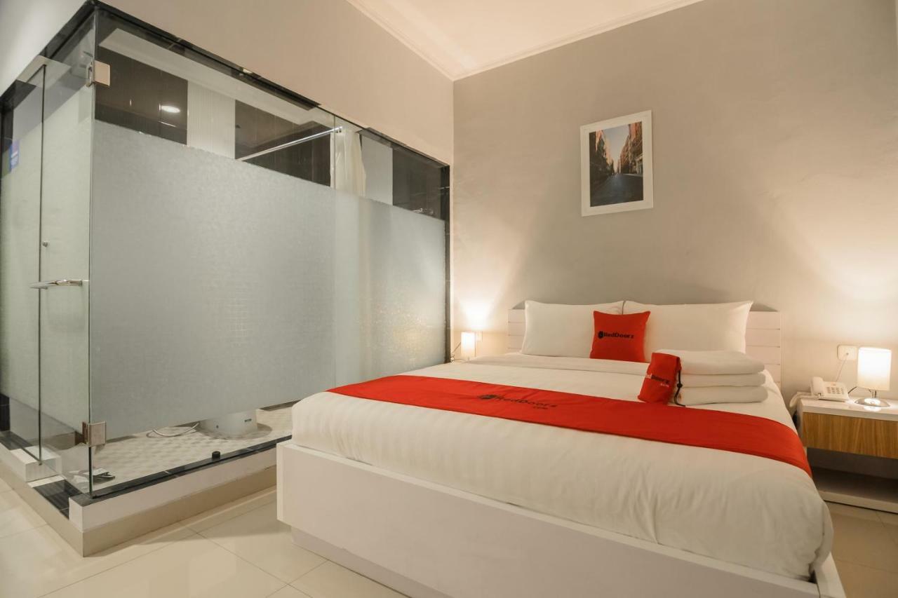 เรดดอร์ซ พลัส เนียร์ ซูการ์โนฮัตตาแอร์พอร์ต 2 Hotel ทังเกอรัง ภายนอก รูปภาพ